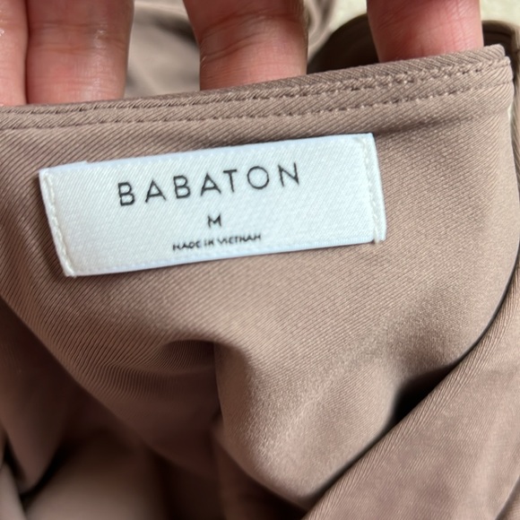 Babaton contour backless V tank in a warm brown - Picture 3 of 3